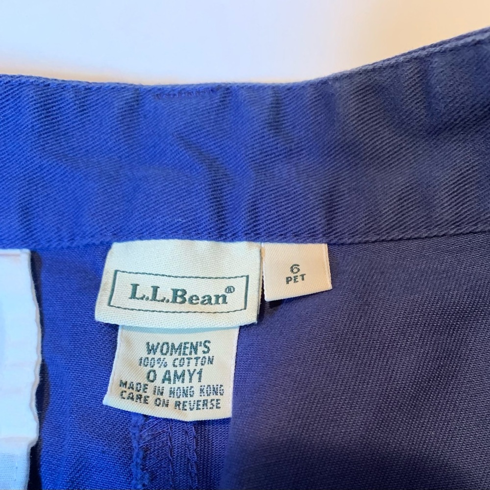 L.L.Bean Women's Blue Cotton Pants with tiny green sailboats. Size 6 petite
